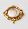 Antique Picture Brooch in Gold
